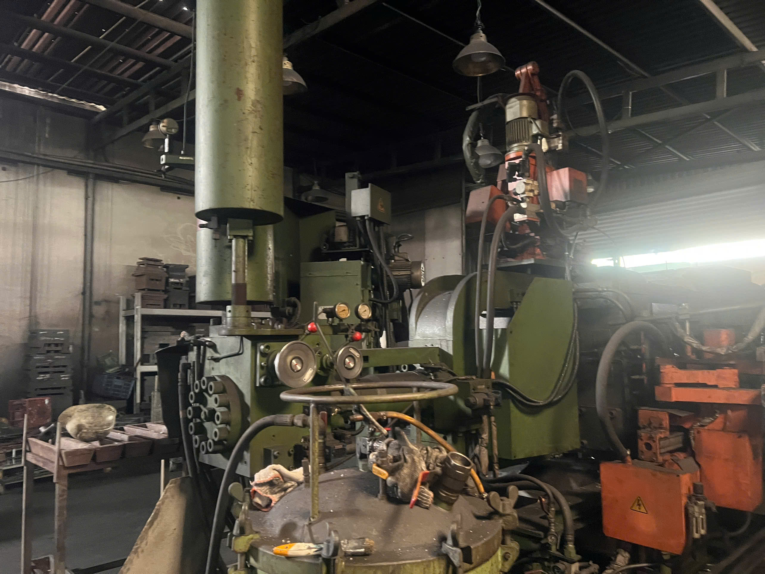 Vertical Lathe machine.jpg